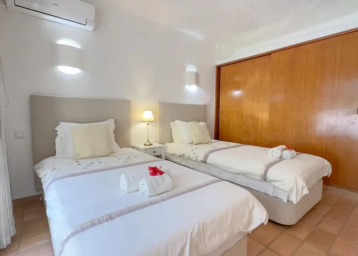 Villa Quinta Da Balaia Charming With Private Pool Olhos de Agua (Albufeira)